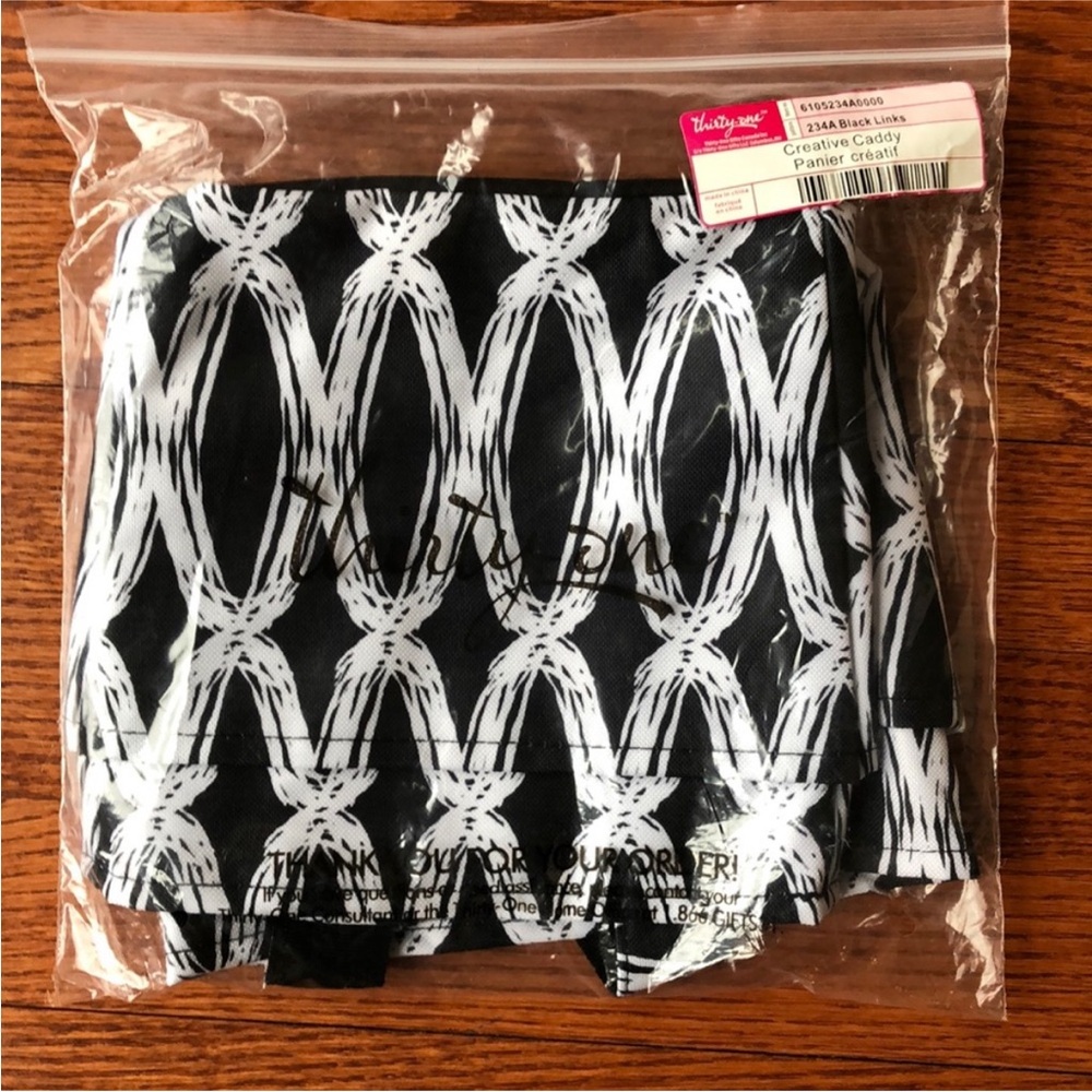 Thirty-One Creative Caddy in Black Links Pattern - Picture 2 of 4